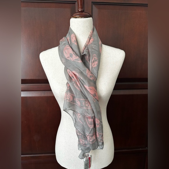 Alexander McQueen scarf - Picture 2 of 6